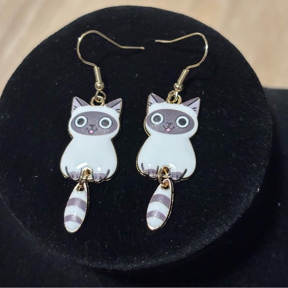 Happy Siamese Cat with Dangle Tail, Hook Earrings - Super Cute Kitty Cat Earring - Picture 4 of 10